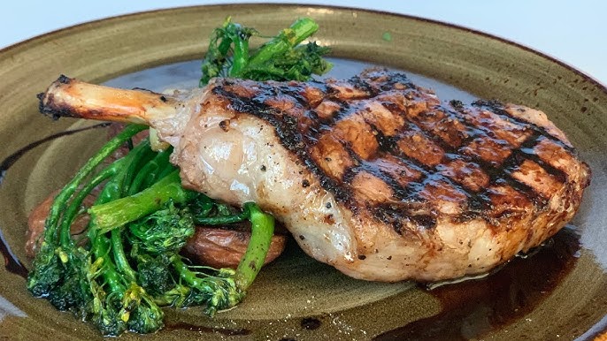 La Luce signature dishes Grilled Berkshire Pork Chop
Seared Salmon Filet
Carpaccio